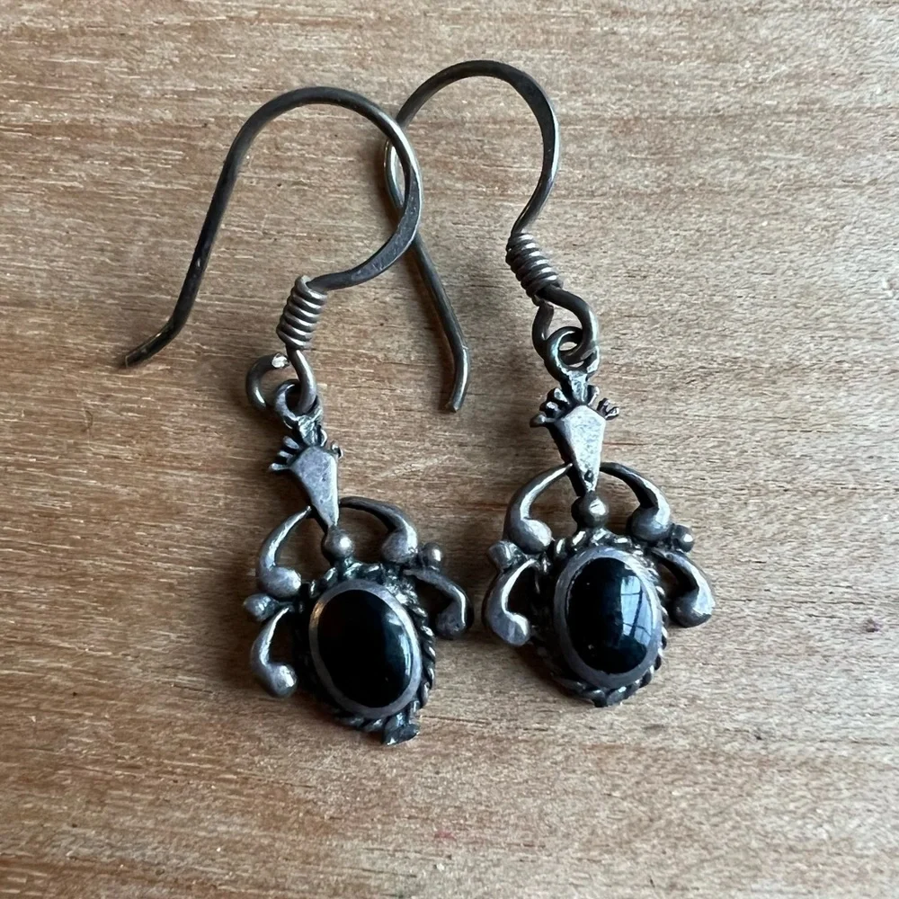 Vintage 925 sterling silver and black onyx dangle drop earrings